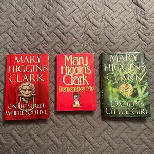 MARY HIGGINS CLARK BOOKS - ANY 5 BOOKS IN MY CLOSET FOR $6 - Good used condition